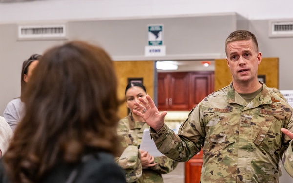 SOUTHCOM Commander Visits U.S. Army South Headquarters