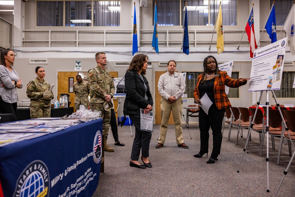 SOUTHCOM Commander Visits U.S. Army South Headquarters