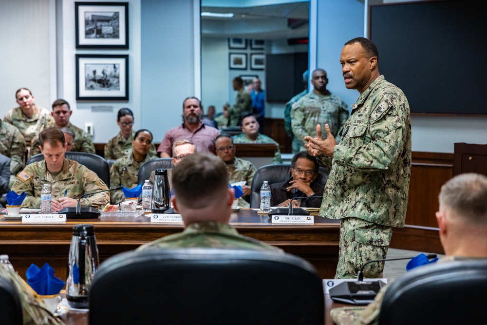 SOUTHCOM Commander Visits U.S. Army South Headquarters