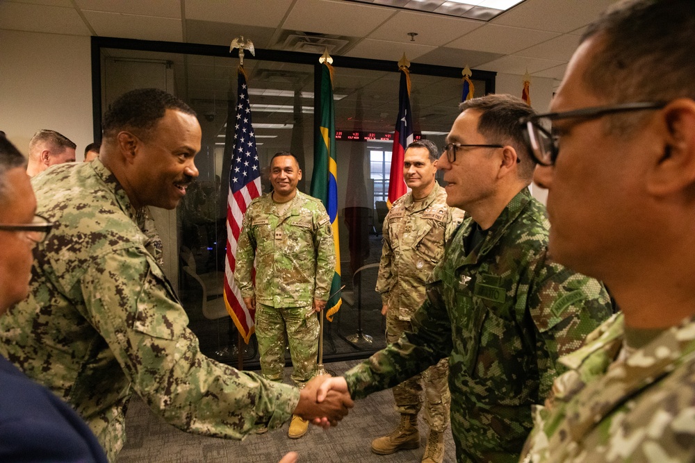 SOUTHCOM Commander Visits U.S. Army South Headquarters