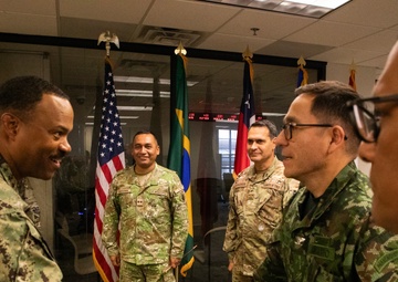 SOUTHCOM Commander Visits U.S. Army South Headquarters