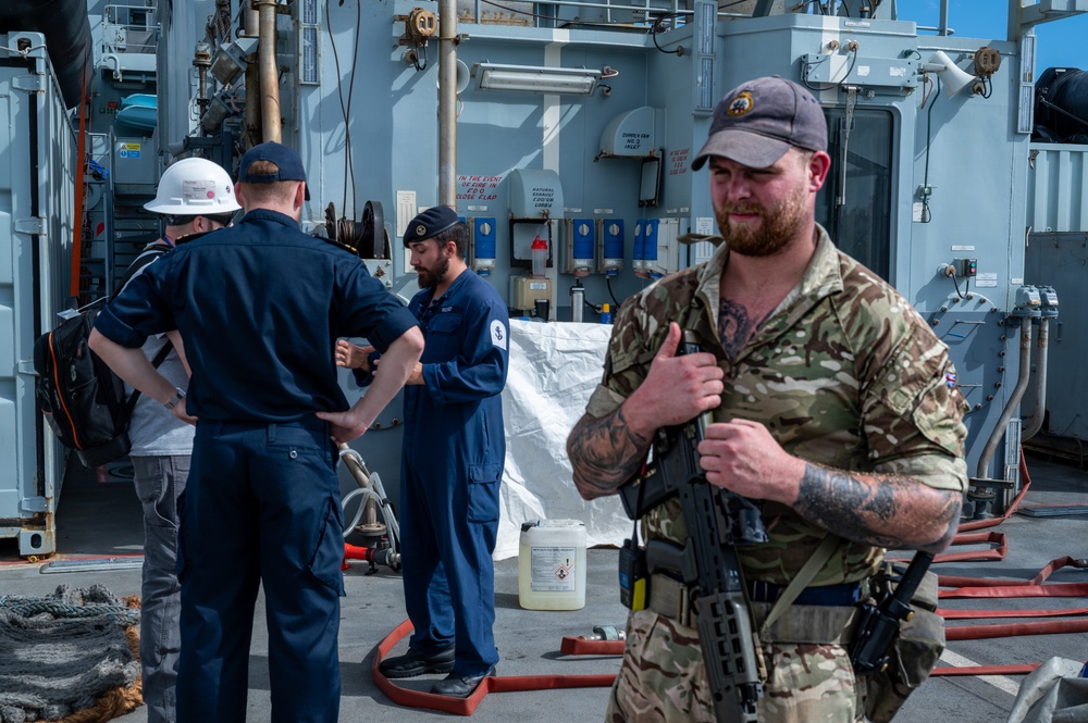 HMS Medway arrives at US Coast Guard Base Miami Beach