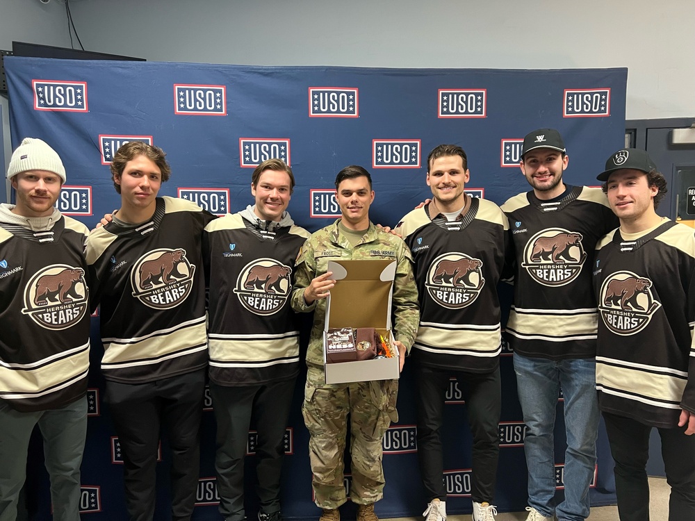 Hershey Bears players, Pa. Guardsmen compete in gaming tournament at USO