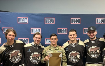 Hershey Bears players, Pa. Guardsmen compete in gaming tournament at USO