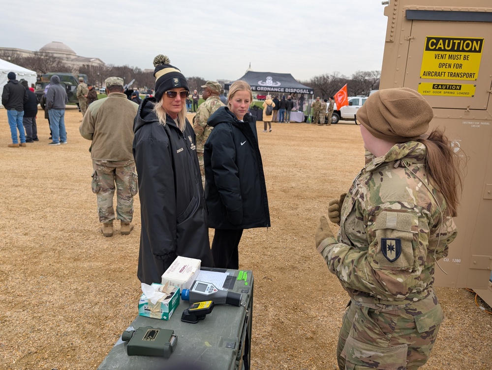 20th CBRNE Command Soldiers participate in US Army recruiting event on National Mall