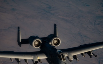 A-10s fly presence patrols over USCENTCOM