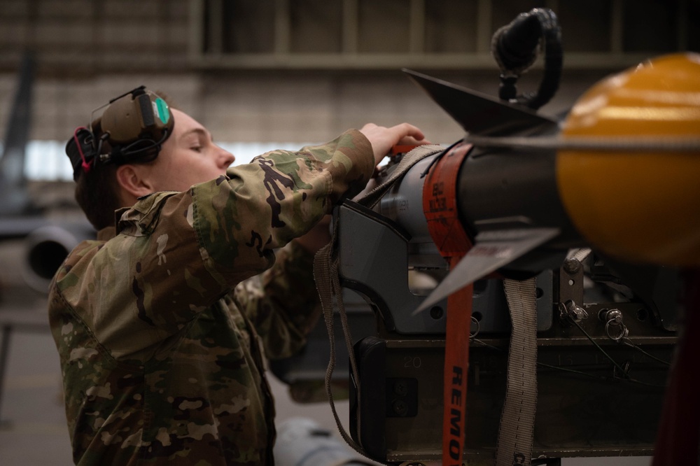 354th MXG holds 4th Quarter Load Competition