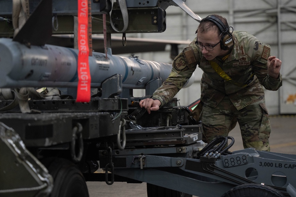 354th MXG holds 4th Quarter Load Competition