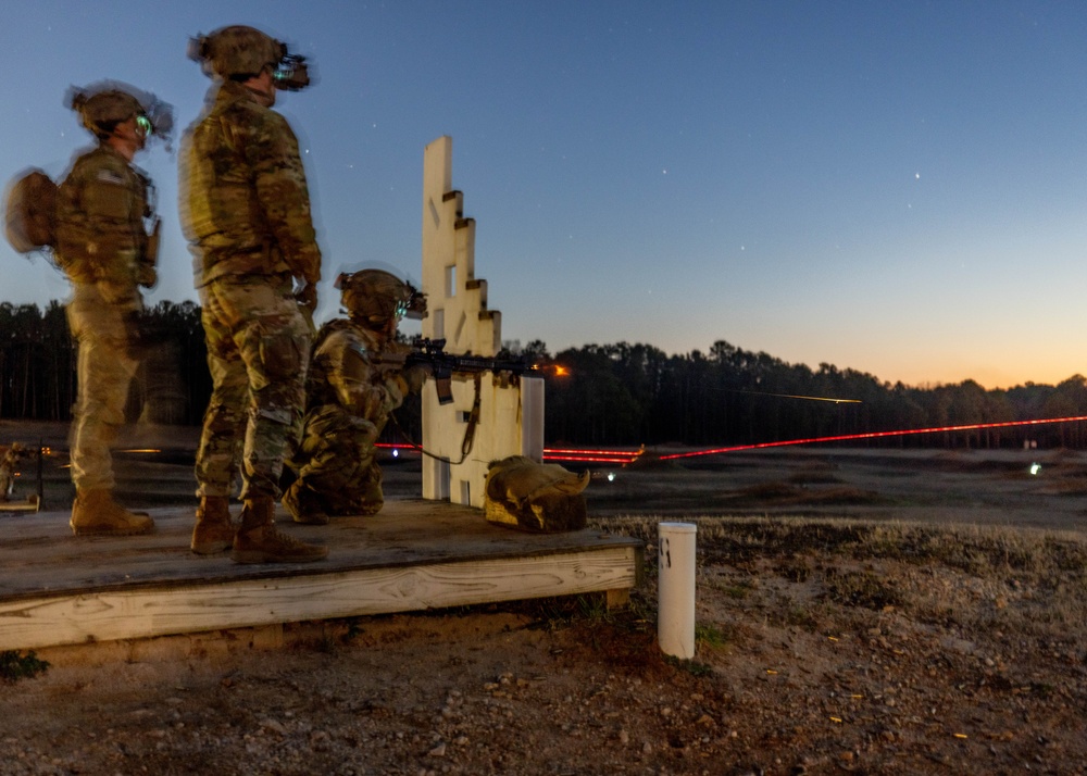 1-508th PIR conducts night weapons qualification during 1st Sgt. Funk DRE