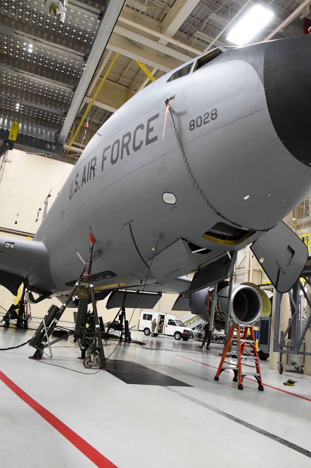 168th MXS Airmen perform Jack and Gear Swing on KC-135