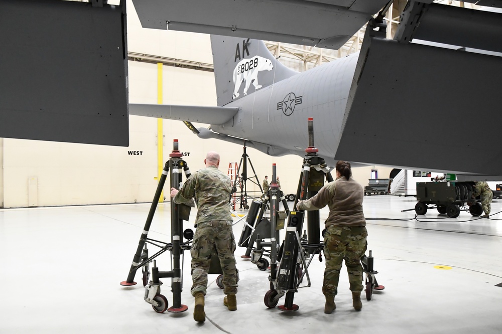 168th MXS Airmen perform Jack and Gear Swing on KC-135