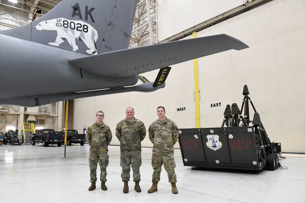 168th MXS Airmen perform Jack and Gear Swing on KC-135