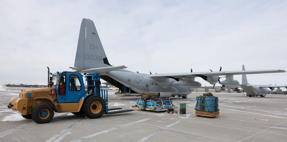 U.S. Marines with VMGR-252 participate in cold-weather training alongside the Royal Canadian Air Force