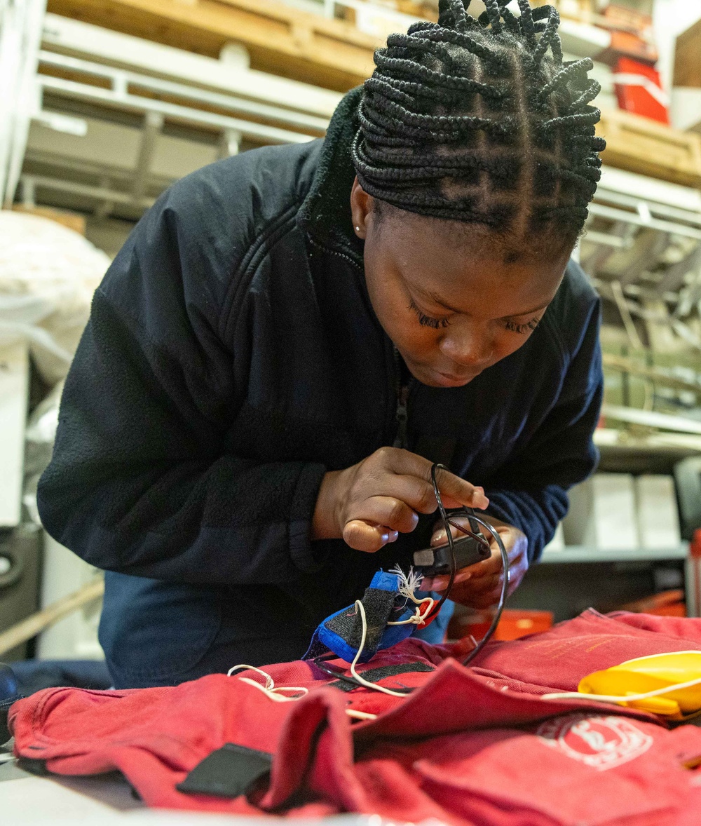 USS Preble (DDG 88) Life Preserver Maintenance