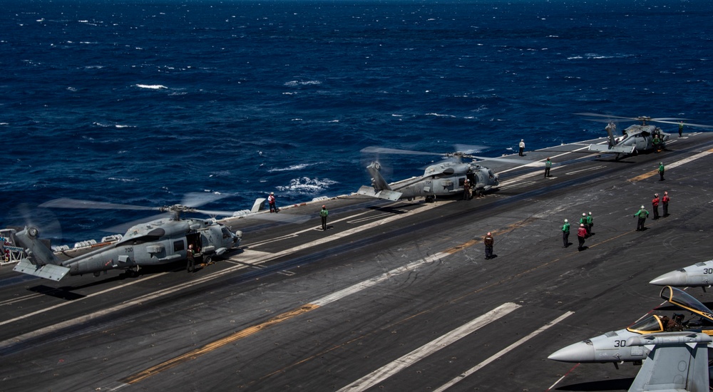 USS Carl Vinson (CVN 70) Conducts Routine Flight Operations in the South China Sea