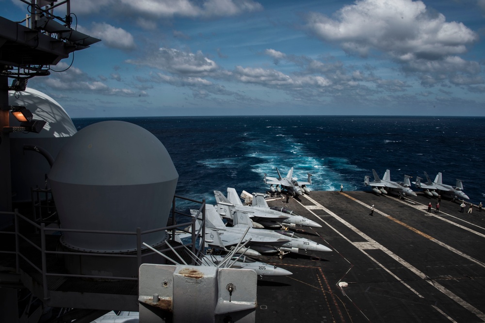 USS Carl Vinson (CVN 70) Conducts Routine Flight Operations in the South China Sea