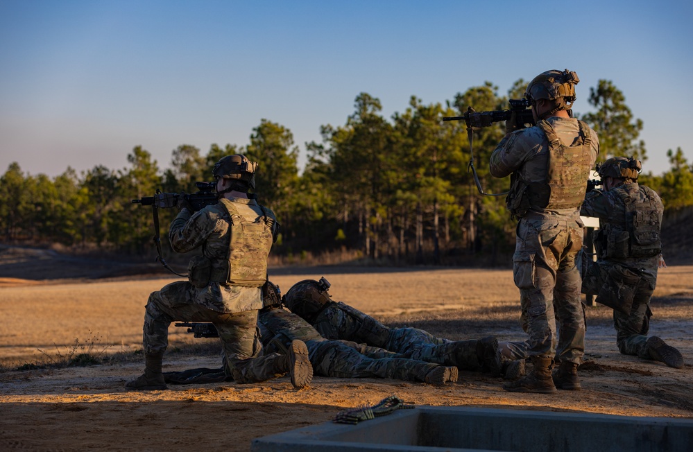 1-508th PIR conducts 1st Sgt. Funk DRE weapons qualification