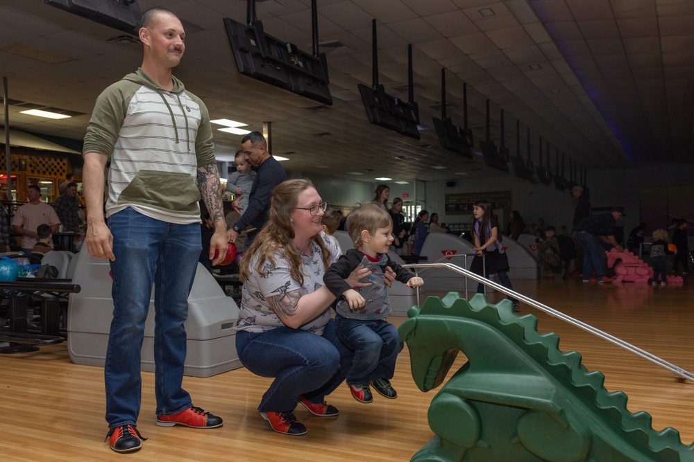 Marine Combat Training Battalion, School of Infantry-East hosts family day bowling event