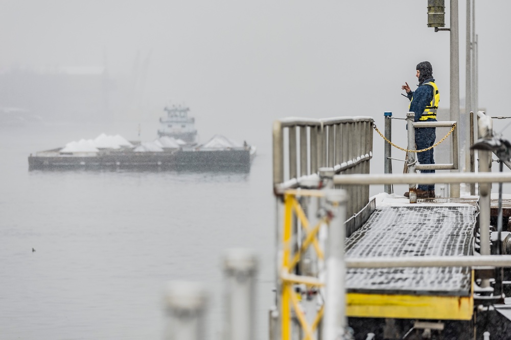 Inland navigation operations continues despite frozen Pittsburgh riverways