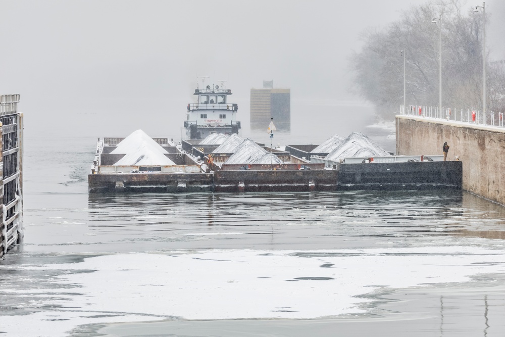 Inland navigation operations continues despite frozen Pittsburgh riverways