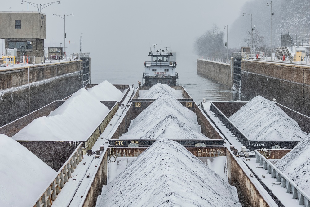 Inland navigation operations continues despite frozen Pittsburgh riverways