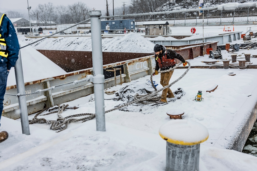 Inland navigation operations continues despite frozen Pittsburgh riverways