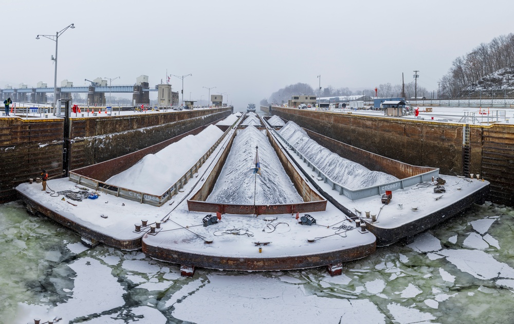 Inland navigation operations continues despite frozen Pittsburgh riverways