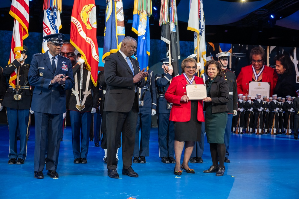 Chairman of the Joint Chiefs of Staff Hosts Armed Forces Farewell Tribute Honoring Secretary of Defense Austin