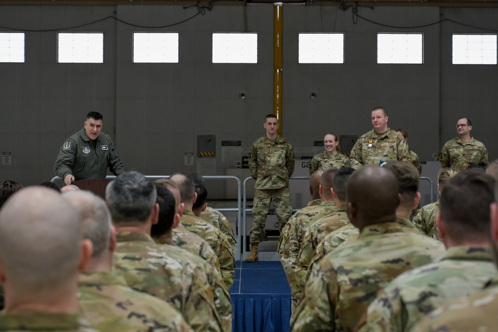 Commander of the 914th ARW speaks after commendation award ceremony