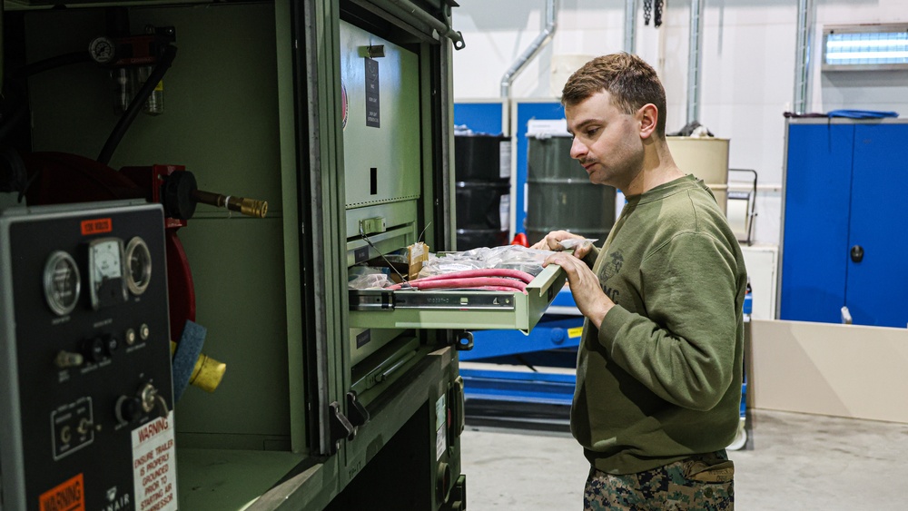 Marines Pull Equipment from Prepositioning Caves in Norway