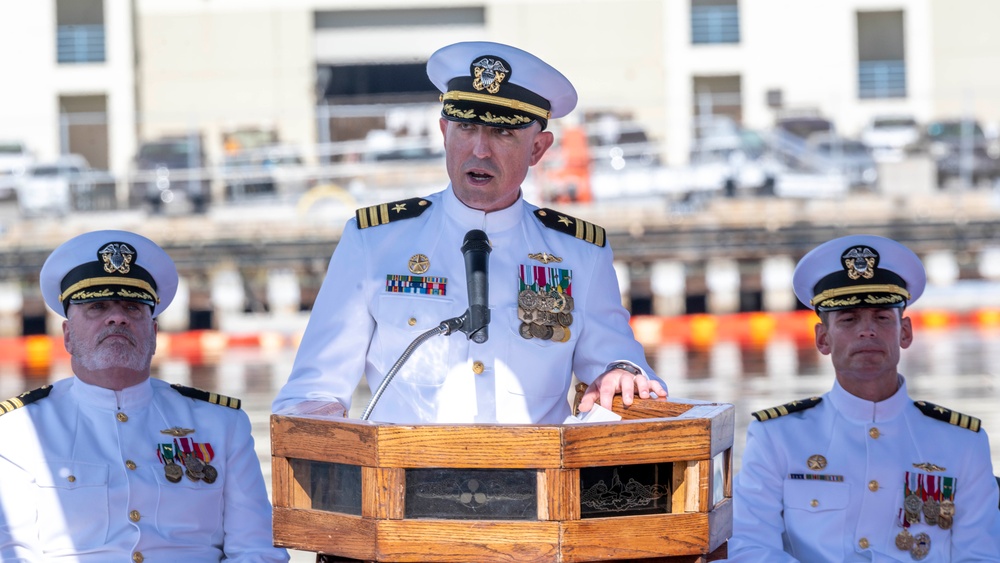 USS Tuscon (SSN 770) Change of Command