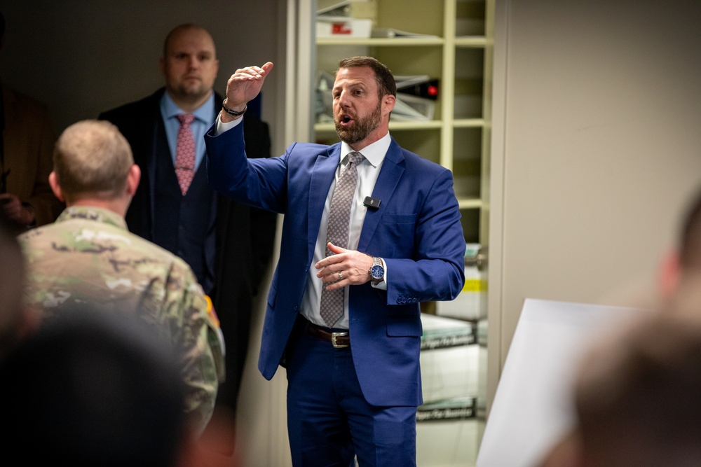 Senator Markwayne Mullin Visits Oklahoma National Guard Service Members Preparing to Support the 60th Presidential Inauguration