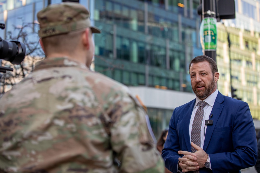 United States Senator visits Oklahoma National Guard Soldiers Preparing to Support 60th Presidential Inauguration