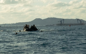 31st MEU | Maritime Raid Force conducts Helocast Training