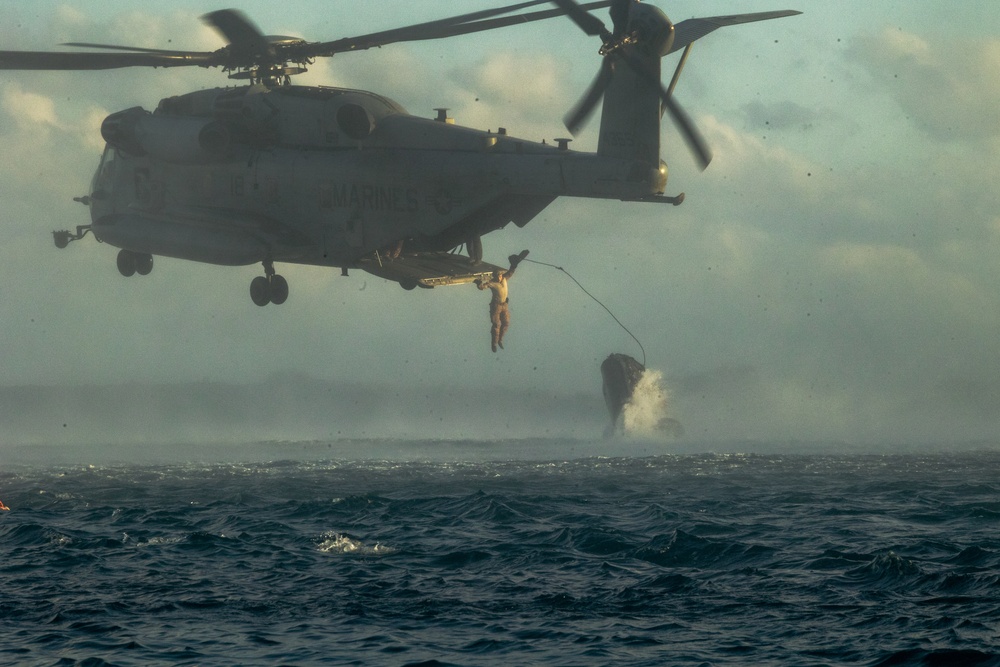 31st MEU | Maritime Raid Force conducts Helocast Training