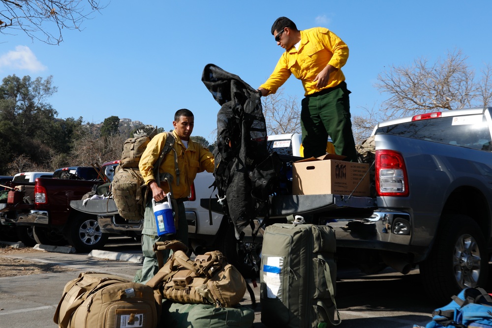 California Army National Guard Handcrews Get Ready To Tackle LA Wildfires