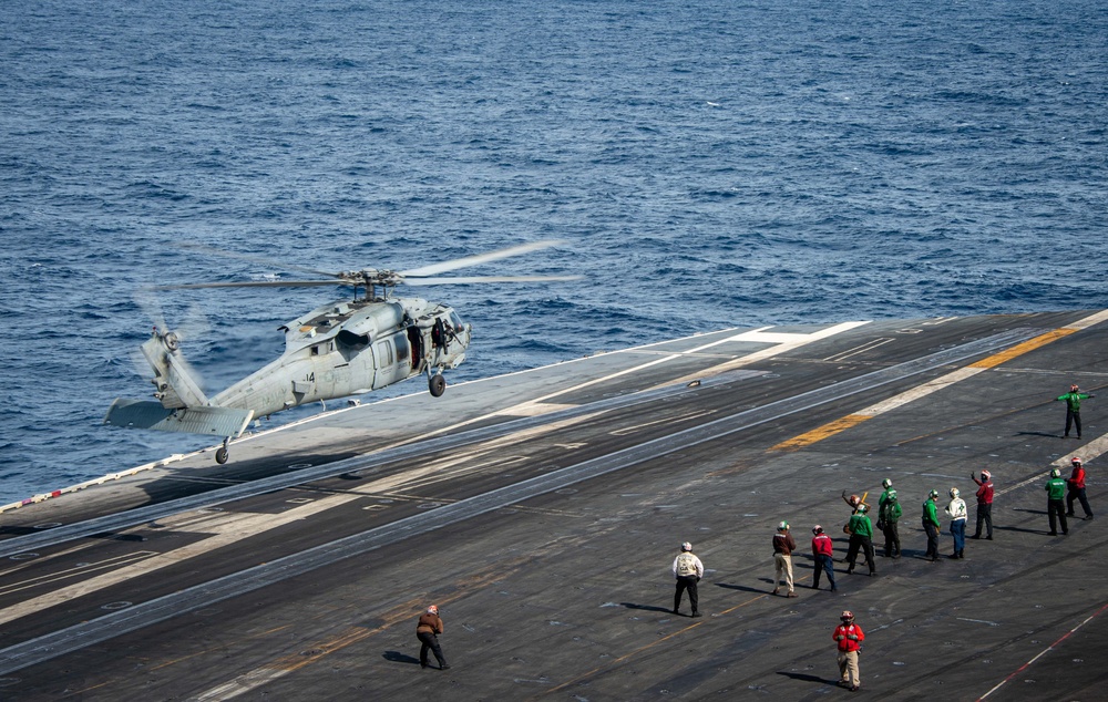 USS Carl Vinson (CVN 70) Conducts Routine Flight Operations in the South China Sea