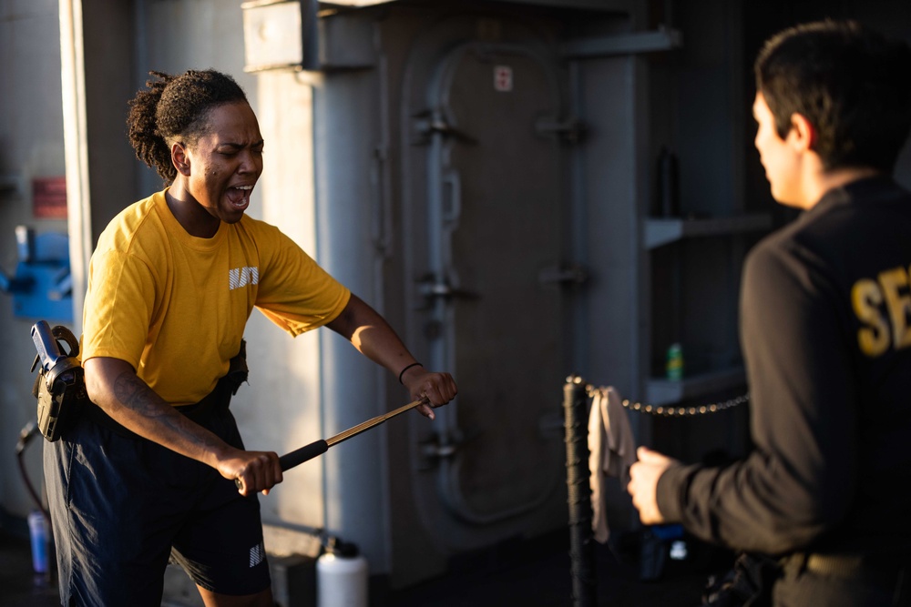 USS Carl Vinson (CVN 70) Conducts Routine Flight Operations in the South China Sea