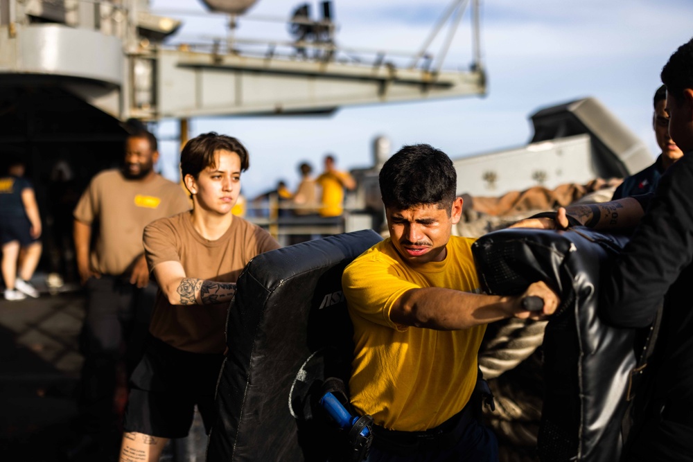 USS Carl Vinson (CVN 70) Conducts Routine Operations in the South China Sea