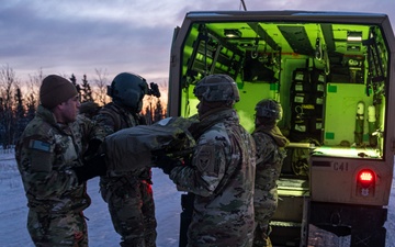 Arctic Angels Rehearse MEDEVAC Operations Ahead of JPMRC 25-02