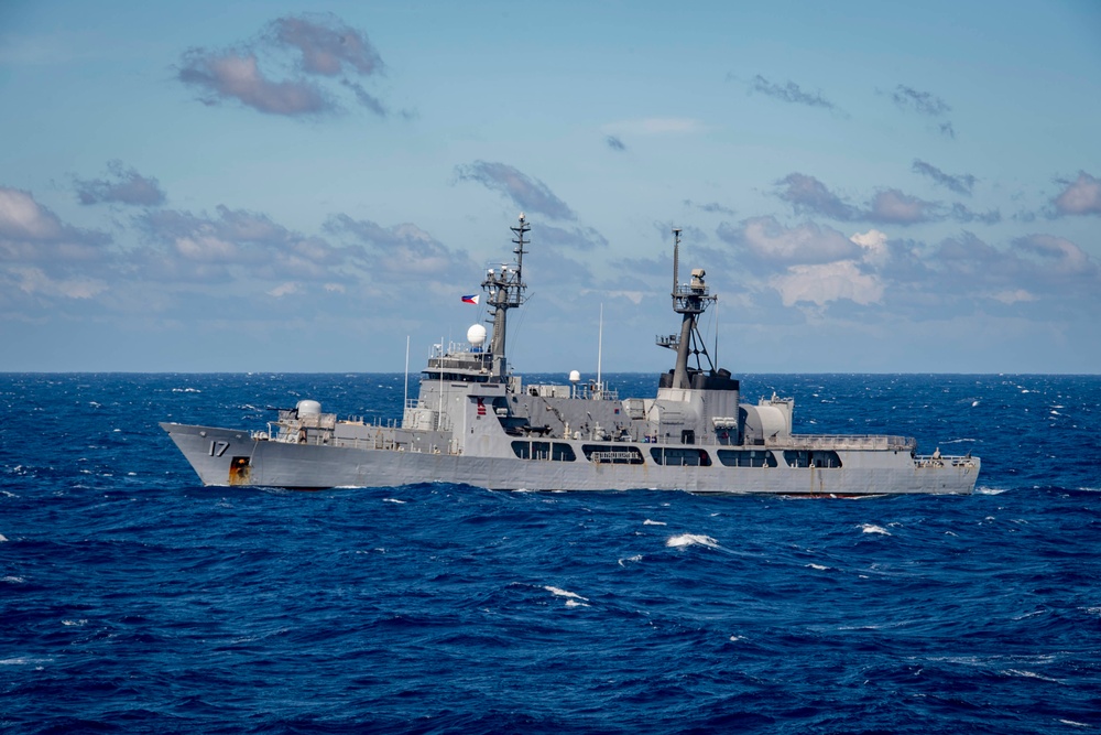 Carrier Strike Group 1 conducts a Maritime Cooperative Activity with the Philippines in the South China Sea