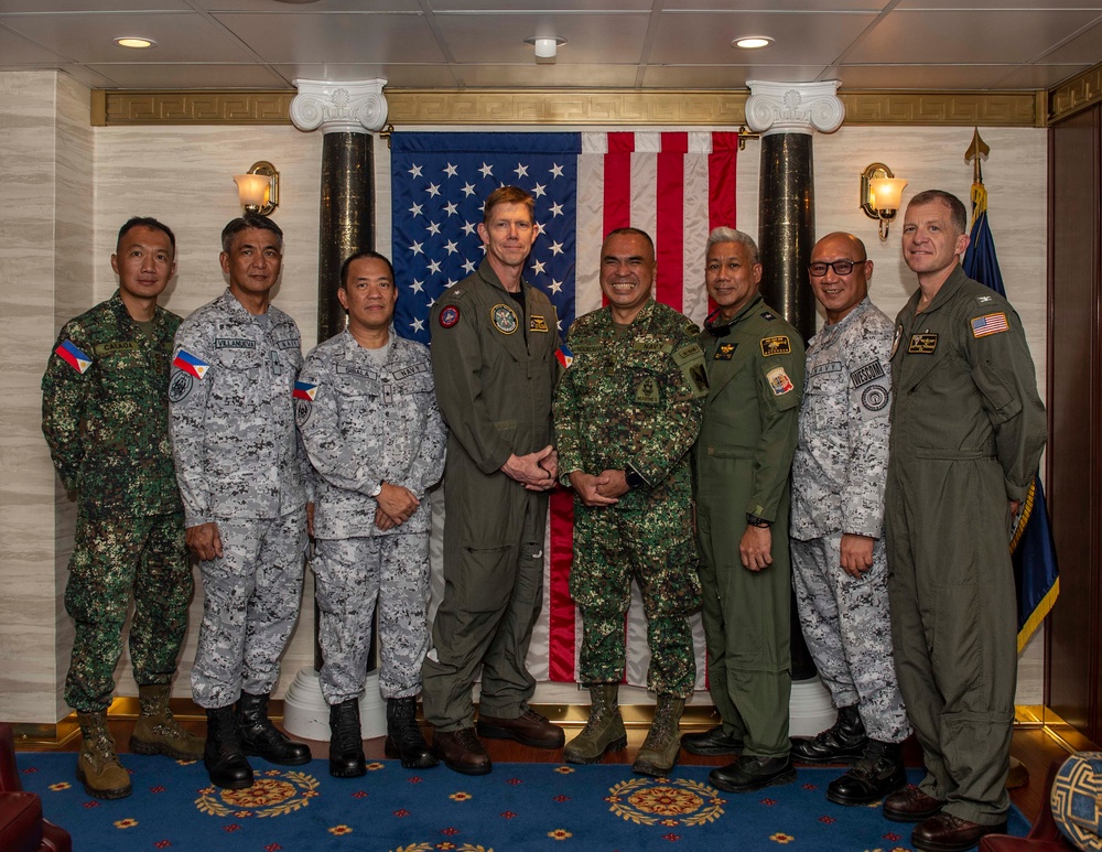 Officers from the Armed Forces of the Philippines Visit USS Carl Vinson (CVN 70)