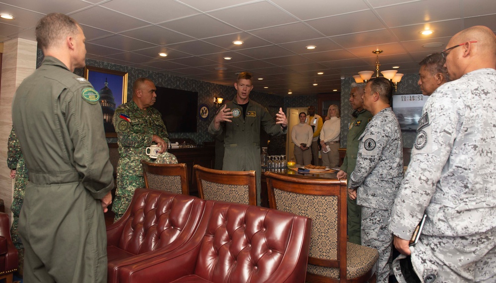 Officers from the Armed Forces of the Philippines Visit USS Carl Vinson (CVN 70)