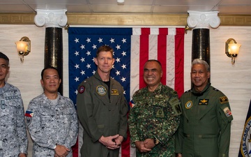 Officers from the Armed Forces of the Philippines Visit USS Carl Vinson (CVN 70)