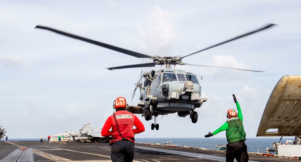 USS Carl Vinson (CVN 70) Conducts Routine Flight Operations in the South China Sea