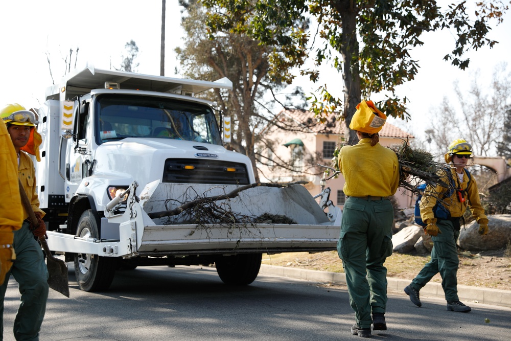 Type II Handcrews Work To Clear Debris At Communities Impacted By Eaton Fire