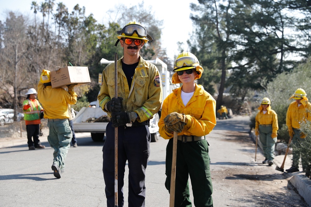 Cal Guard Type II Handcrews Work To Clear Debris At Communities Impacted By Eaton Fire