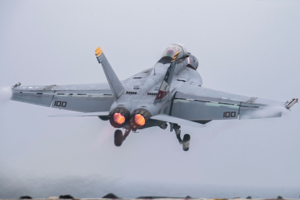 USS Carl Vinson (CVN 70) Conducts Routine Flight Operations in the South China Sea