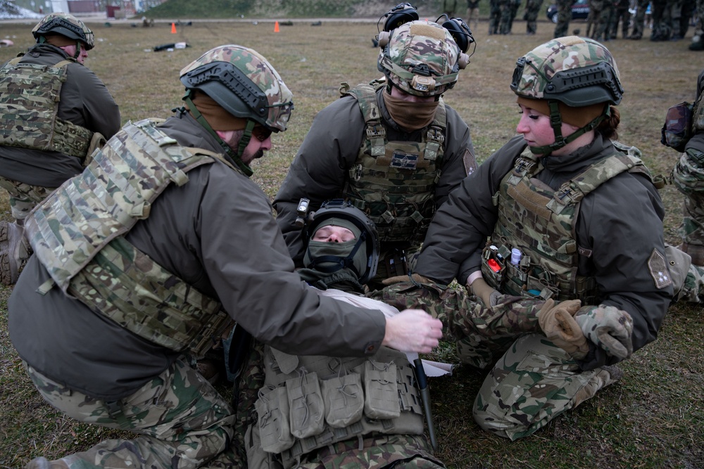 U.S. KFOR contingent hosts multinational CLS course in Camp Novo Selo