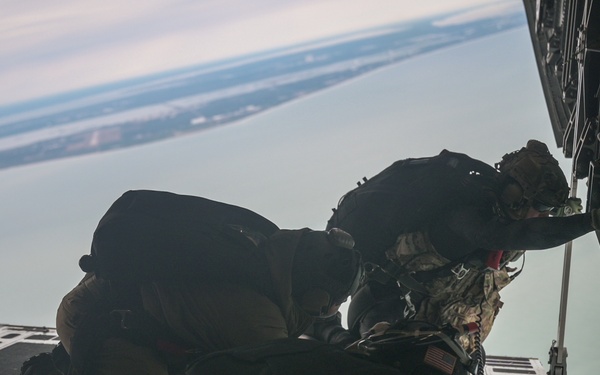 Citizen Airmen Answer Astronauts HSFS Search and Rescue Call